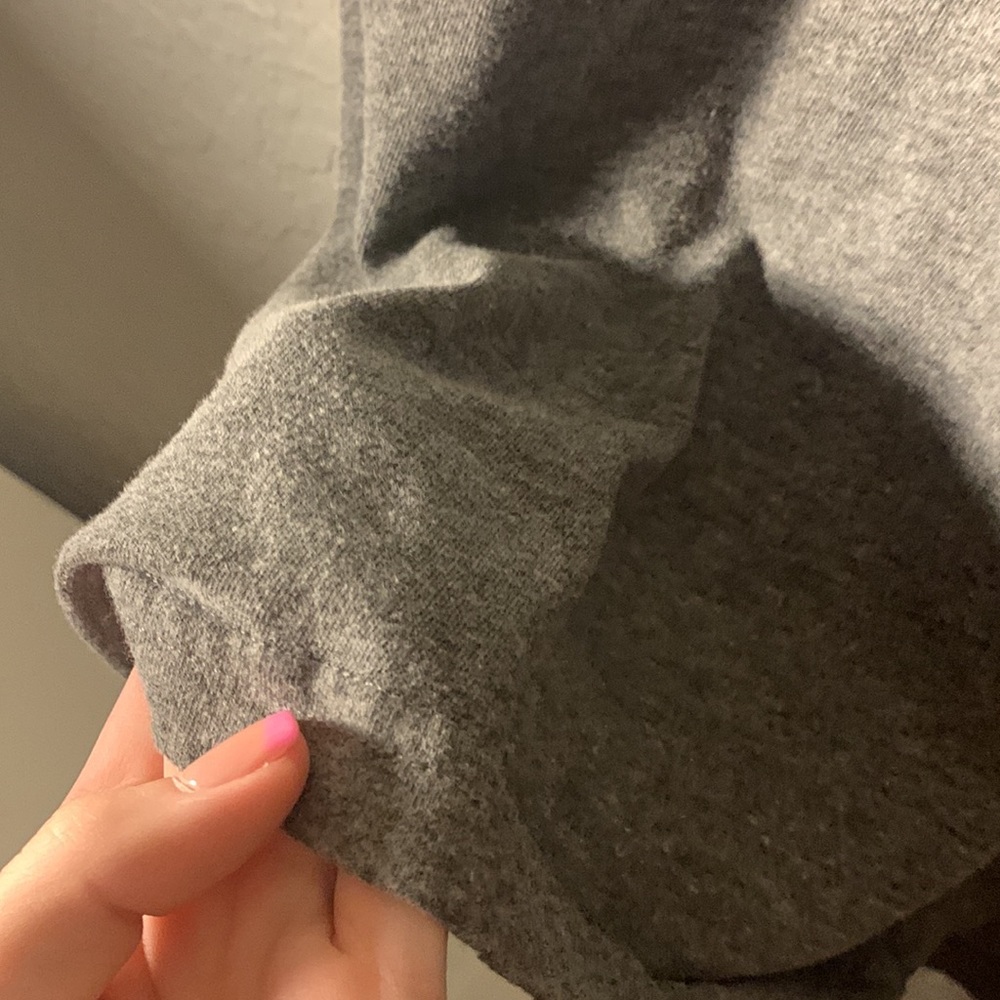 basic grey tee - Picture 3 of 3